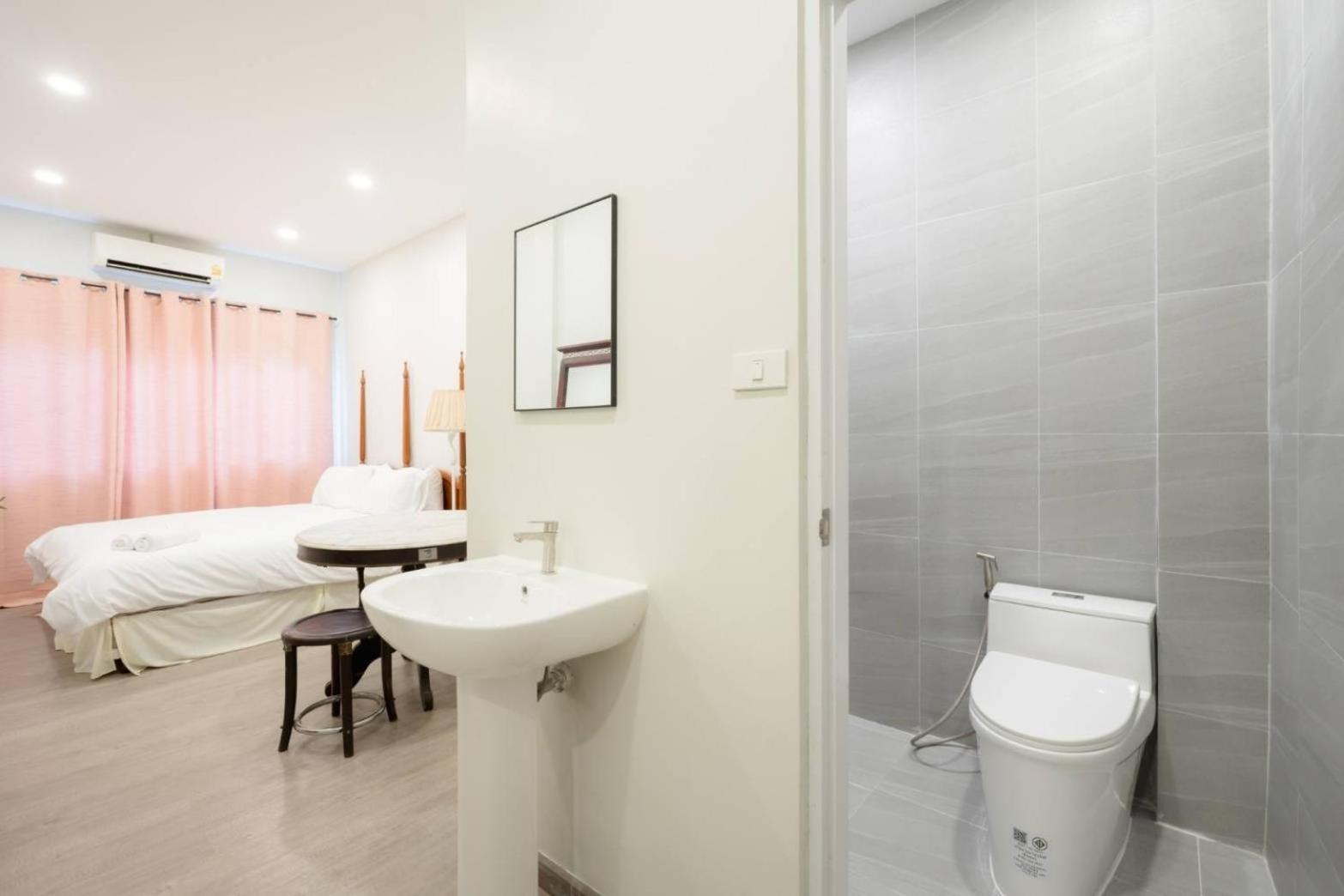 Hidden Dragon V Yaowarat Road Apartment Bangkok Exterior foto