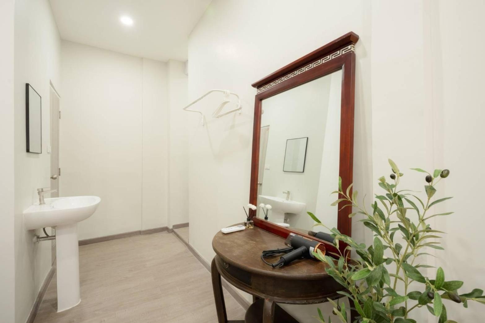 Hidden Dragon V Yaowarat Road Apartment Bangkok Exterior foto